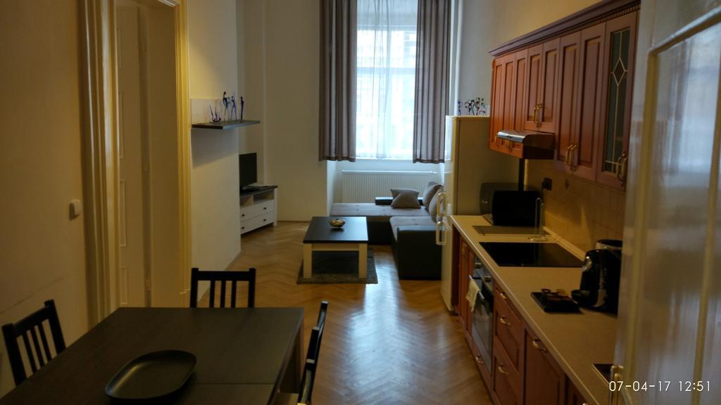 Apartments Tynska 7 Prague Extérieur photo