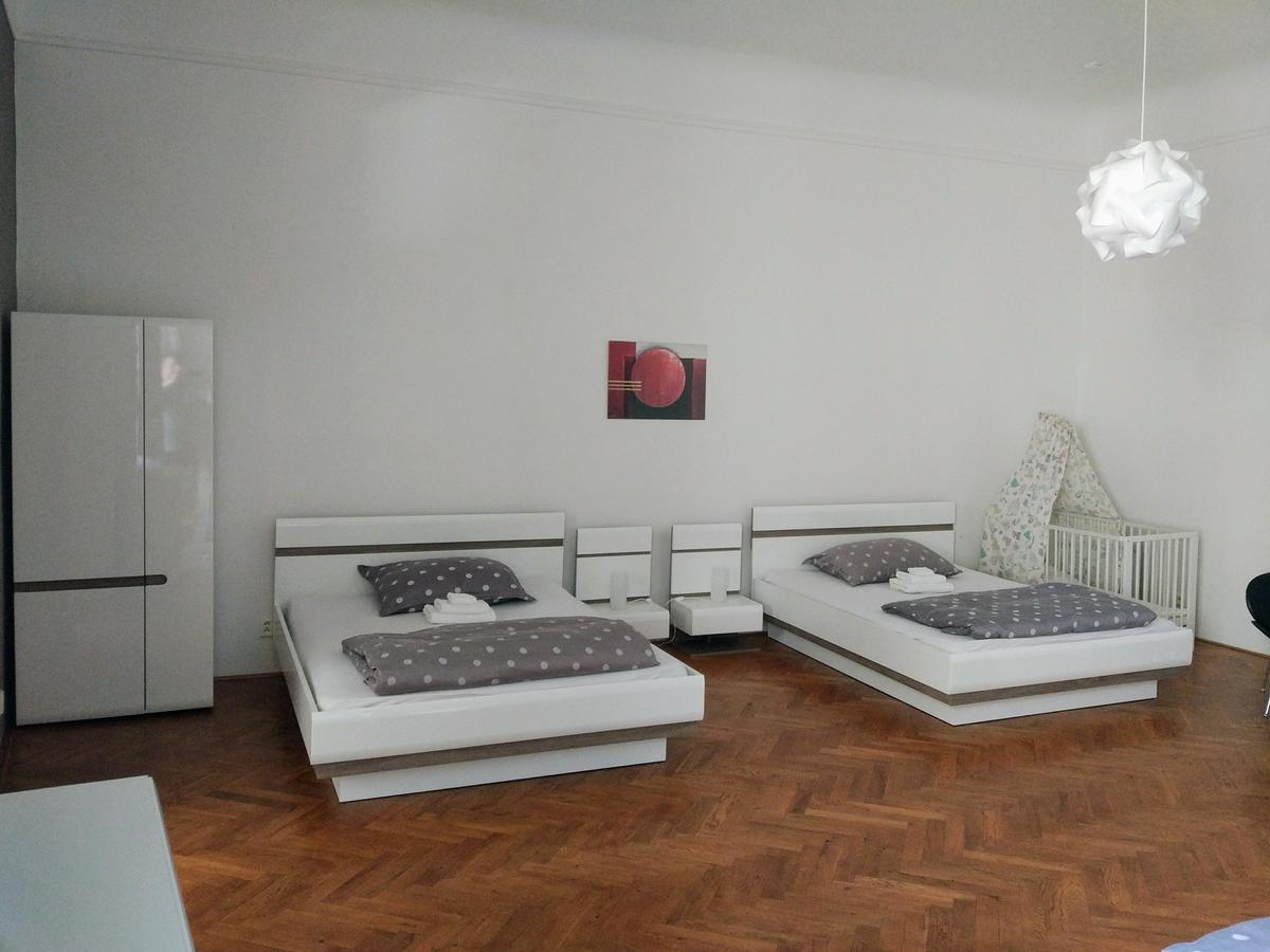Apartments Tynska 7 Prague Extérieur photo
