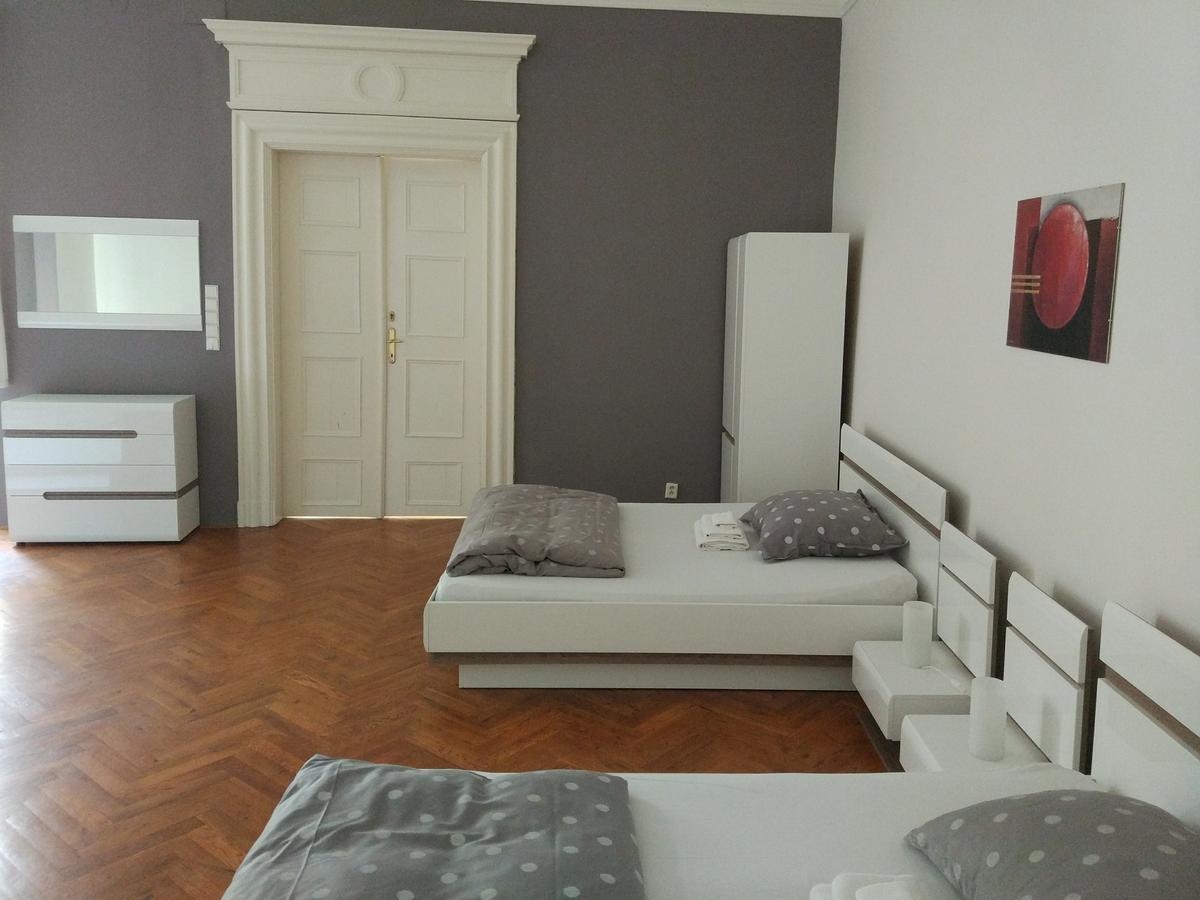 Apartments Tynska 7 Prague Extérieur photo